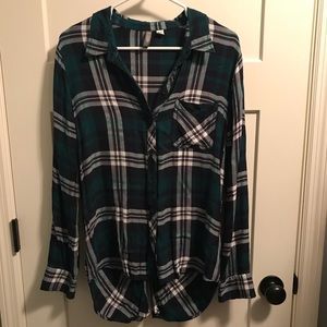 Super soft flannel with button back detail